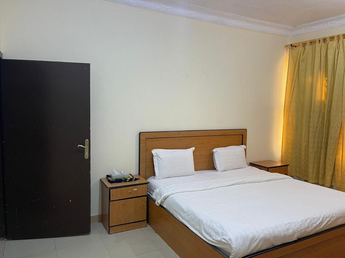 Aparthotel Golden Quba 1 Ar Riyad Esterno foto